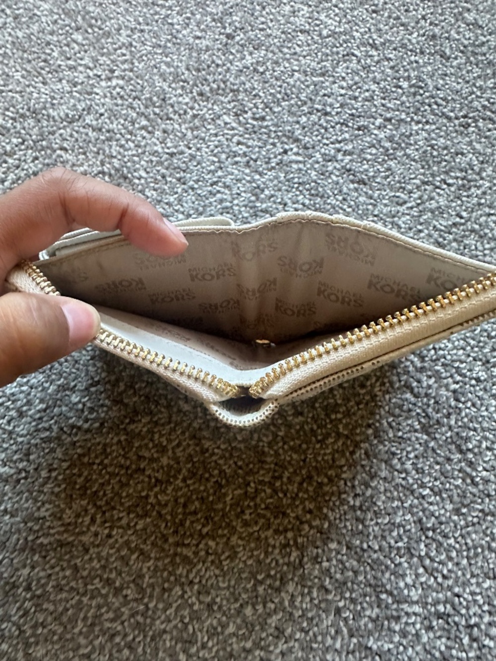 Michael Kors Wallet - Picture 4 of 4